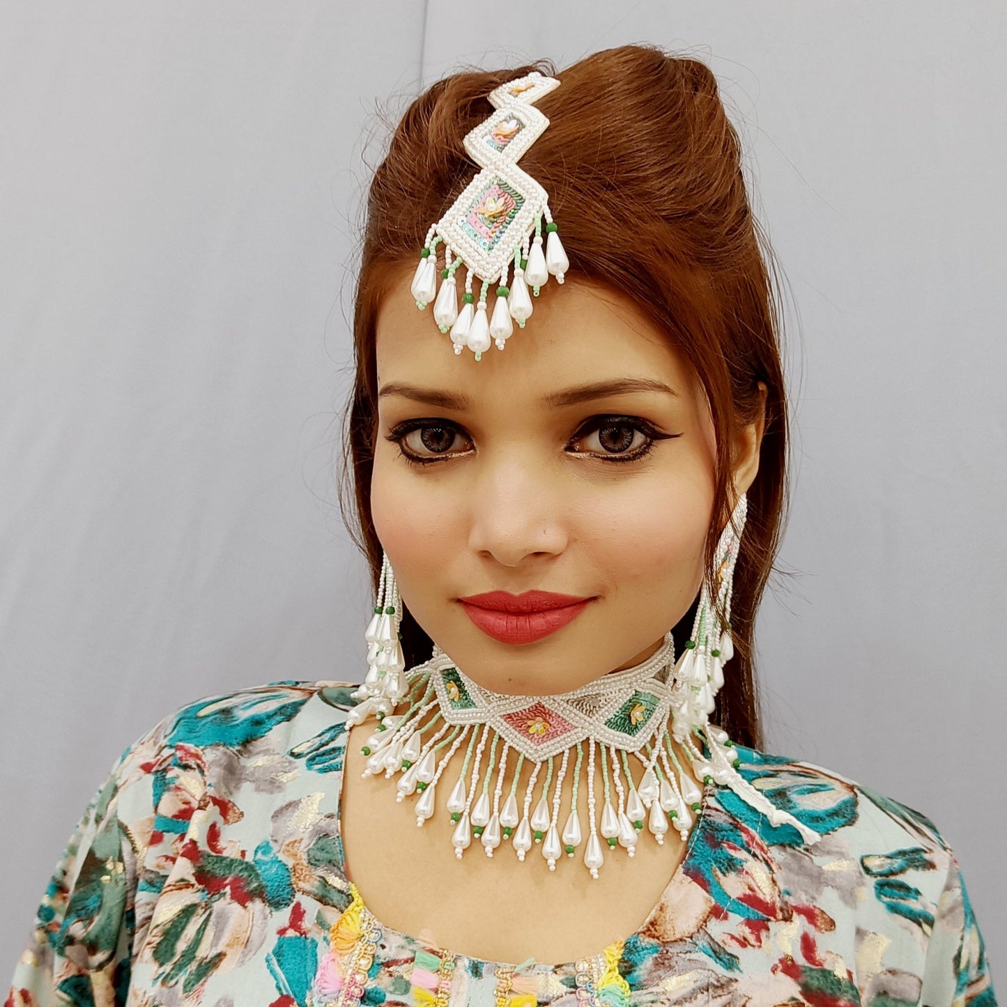 Handmade Embroidery Design Luxuries Beaded Wedding Wear Set, Choker Earring Maangtika for women